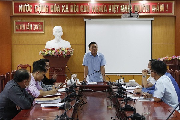 Hà Tĩnh cách ly 4 người trên chuyến bay có bệnh nhân thứ 51