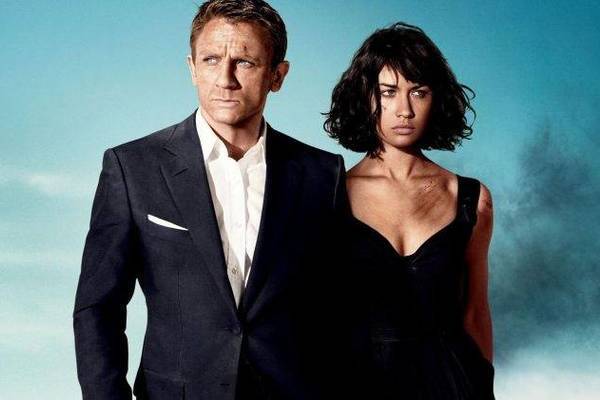 Diễn viên 007 - Olga Kurylenko bị dương tính Covid-19