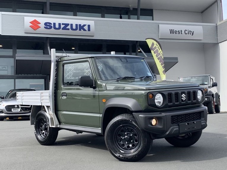 Suzuki Jimny đầu tiên độ thành bán tải “tí hon”