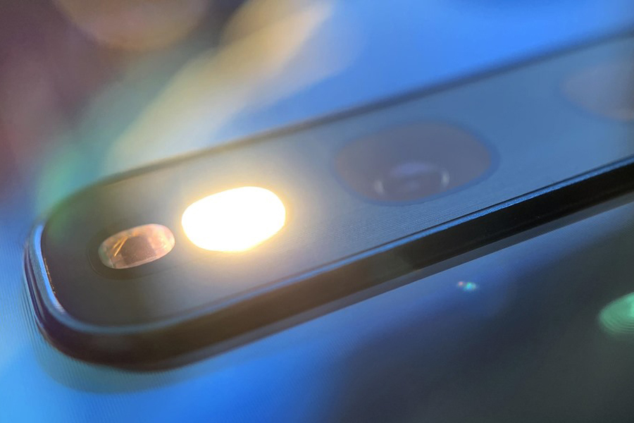 Cách bật nhanh đèn pin trên hệ điều hành Android 10