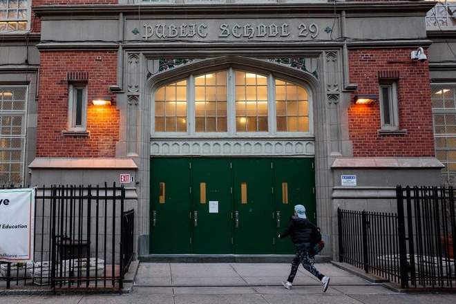 Coronavirus: New York City shuts down schools, restaurants and theatres