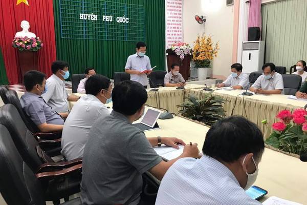 Phú Quốc cách ly 70 người liên quan bệnh nhân 54, dừng đón khách quốc tế