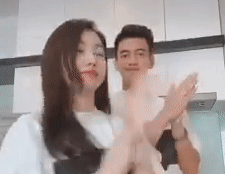 Hồng Loan gây sốt khi nhảy 'Ghen cô Vy' với bạn trai Tiến Linh