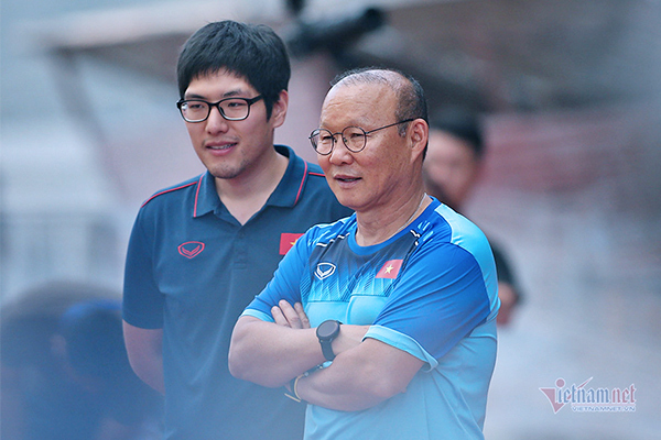 AFF Cup không hoãn, thầy Park có thể nở nụ cười