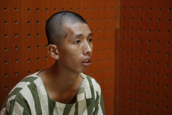 Ghen tuông, gã trai ở Bình Dương bóp cổ vợ đến chết