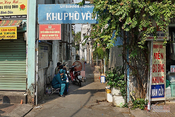 TP.HCM cách ly 6 căn nhà trong hẻm có cô gái nhiễm Covid-19