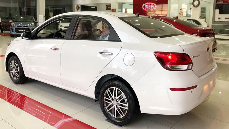 Giá 375 triệu, Mitsubishi Attrage 2020 so găng Hyundai Accent và Kia Soluto