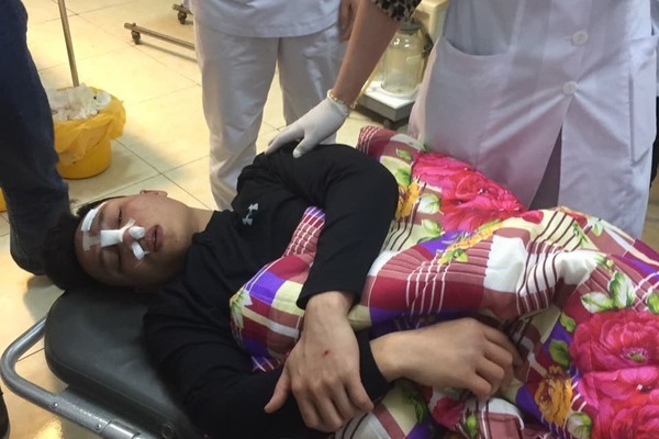 Triệu tập 7 thanh niên xông vào bệnh viện đánh bác sĩ ở Hải Dương