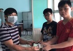 Hai nam sinh ở Bình Thuận trả lại 30 triệu đồng nhặt được trên đường