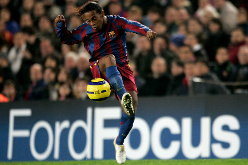 Ronaldinho: Tuổi 40 trong tù và những pha bóng ma thuật