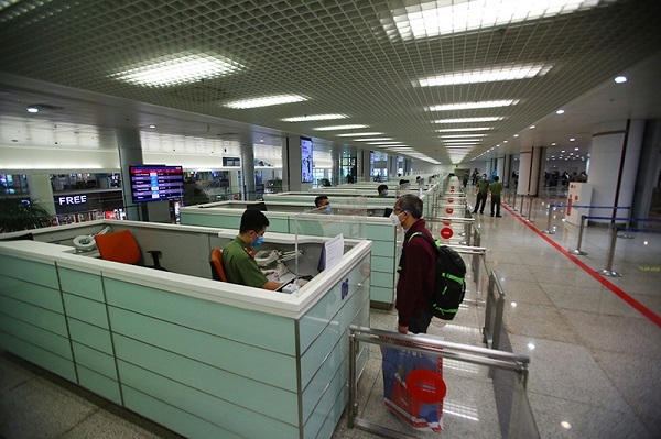 Đã có 113 ca Covid-19, thêm 6 người Hà Nội, 1 người Nam Định mắc