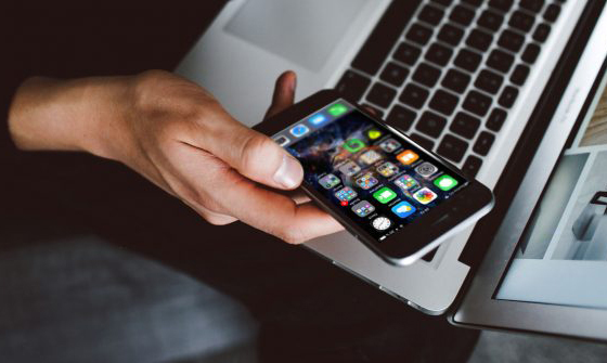 Sắp có phụ kiện biến iPhone và iPad thành MacBook?