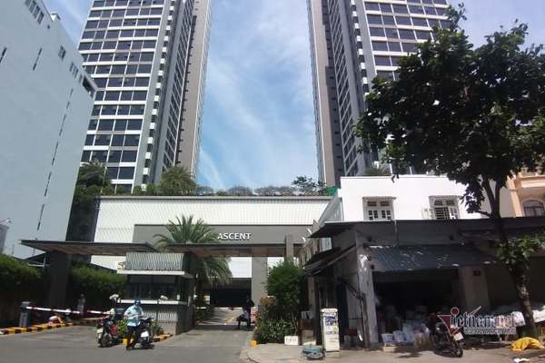 Lấy mẫu xét nghiệm 70 người tiếp xúc với phi công người Anh nhiễm Covid-19