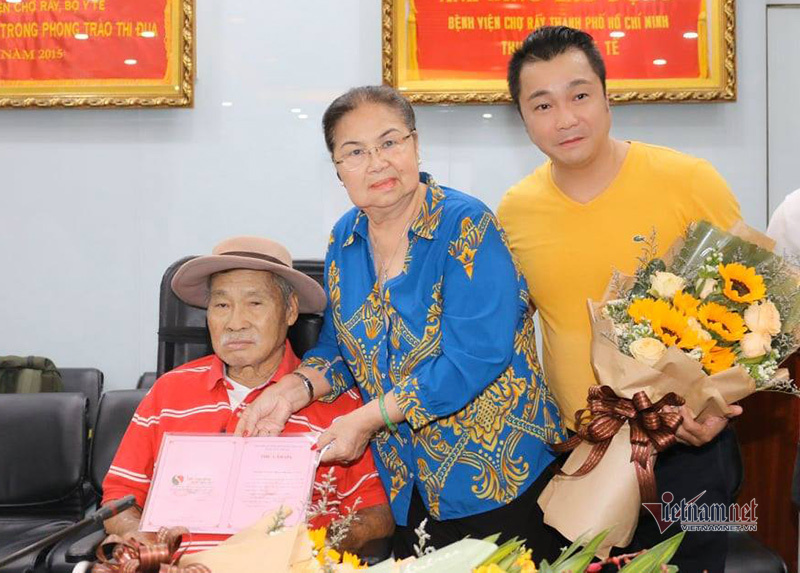 Gia đình diễn viên Lý Hùng góp 500 triệu đồng chống dịch Covid-19