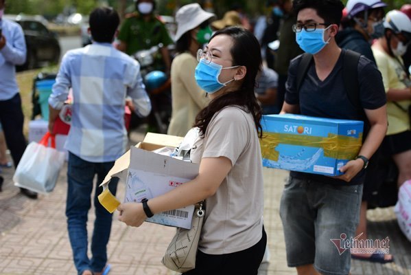 TP.HCM không nhận tiếp tế của người nhà vào khu cách ly kí túc xá