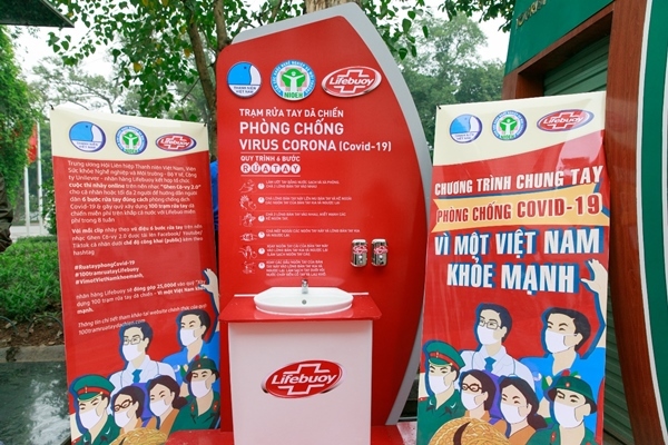 Cùng cover ‘Ghen Cô Vy’, góp quỹ xây 100 trạm rửa tay dã chiến Lifebuoy