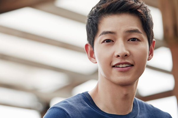 Trở về từ Colombia, Song Joong-ki tự cách ly