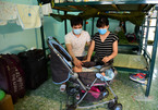 Em bé sơ sinh trong khu cách ly ở Sài Gòn: Chiến sĩ thay nhau bế bồng, chăm sóc