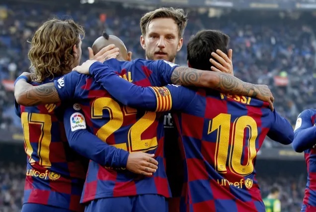 Barca bán tháo 9 cầu thủ để trang trải tài chính