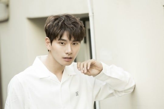 Lee Yi Kyung 'Hậu duệ mặt trời' nhận vô số lời khen vì hành động cứu người