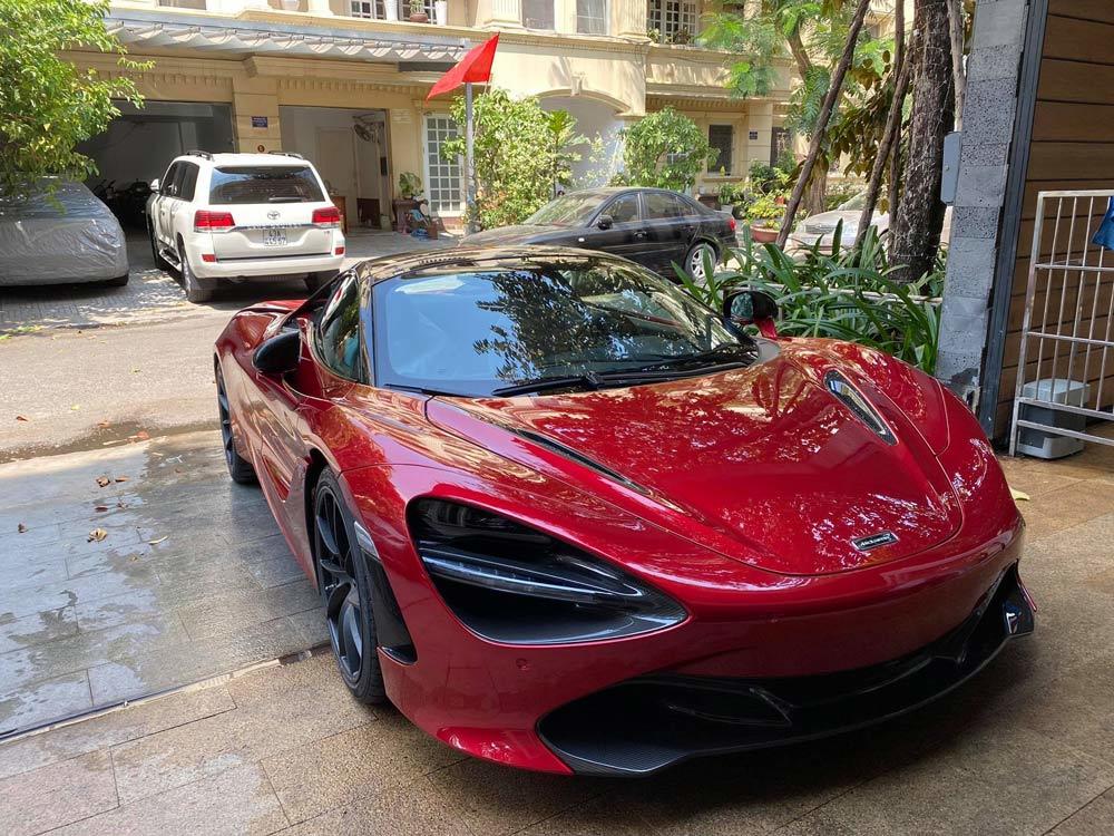 Siêu xe McLaren 720S đỉnh nhất Việt Nam về nước, chủ nhân cấp tập khử trùng