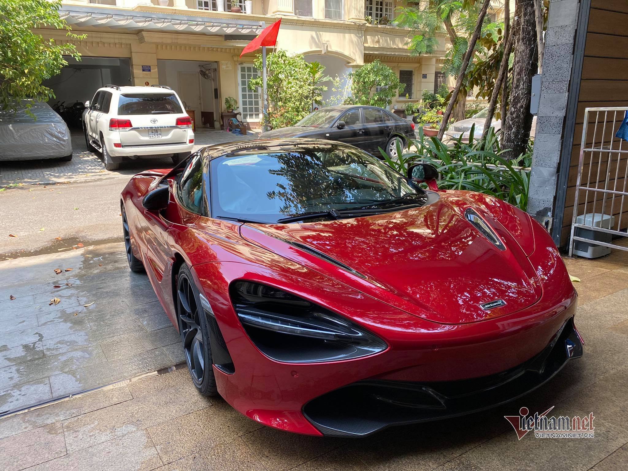 Siêu xe McLaren 720S: Siêu xe McLaren 720S sẽ làm say đắm trái tim bạn với thiết kế đầy cảm hứng và mạnh mẽ. Bạn sẽ được trải nghiệm chạm tay vào siêu phẩm này bằng hình ảnh được chụp lại chân thực và chi tiết.