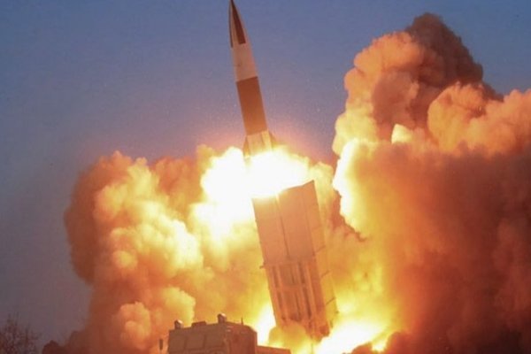 Triều Tiên bất ngờ phóng tên lửa đạn đạo