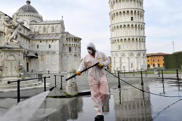 Số người chết ở Italia vượt 10.000, Mỹ có trẻ sơ sinh tử vong vì Covid-19