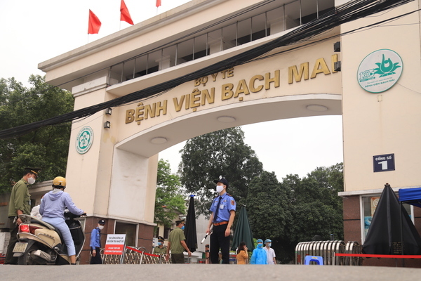 Bí thư Vương Đình Huệ: Hỗ trợ tối đa mọi yêu cầu của BV Bạch Mai