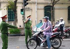 Hà Nội, Đà Nẵng mạnh tay với người ra đường không đeo khẩu trang