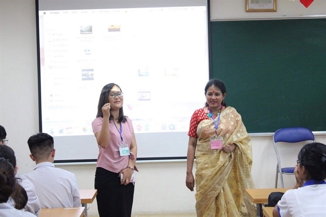 Teacher brings borderless classroom to ethnic students