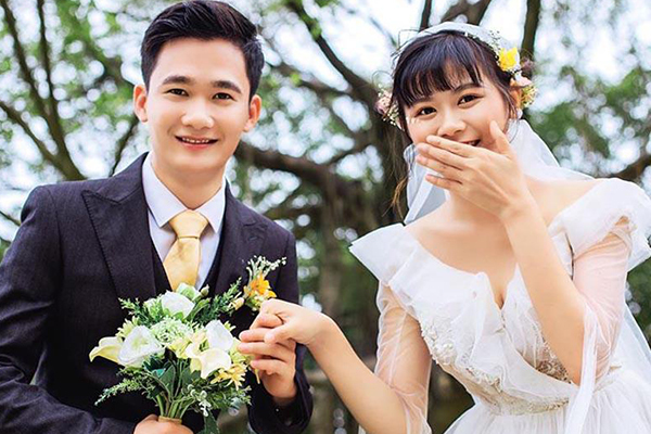 Chuyện tình 'đôi bạn cùng tiến' của cặp đôi Việt - Trung