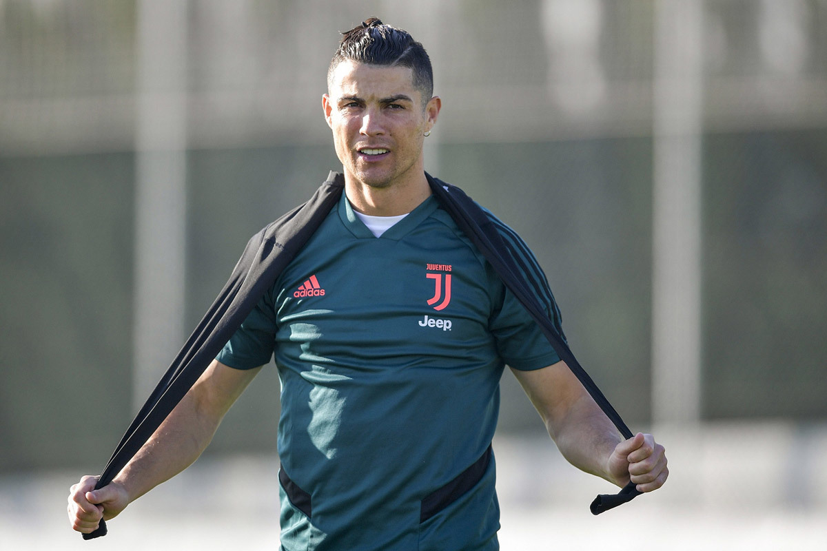 Juventus bán Ronaldo trang trải kinh tế mùa dịch Covid-19
