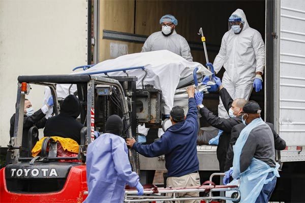 Mỹ vượt TQ về số ca tử vong, thế giới tung thêm đòn trị Covid-19