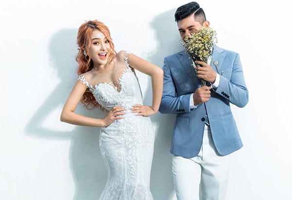 Lương Bằng Quang hoãn đám cưới với bạn gái kém 16 tuổi vì dịch Covid-19