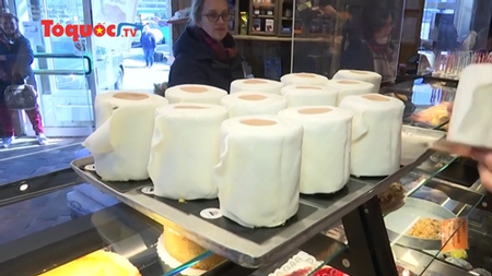 Cuộn giấy vệ sinh 'ăn được' cháy hàng ở Đức