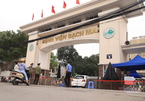 Chủ tịch Hà Nội: Rà soát tài xế taxi, xe ôm trước cổng BV Bạch Mai