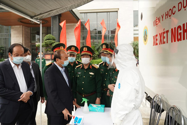 Việt Nam chặn dịch bằng mọi giá, đạt tín nhiệm cao nhất trong ứng phó Covid-19