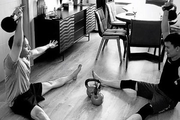 Tóc Tiên lần đầu đăng ảnh chồng sau lễ cưới