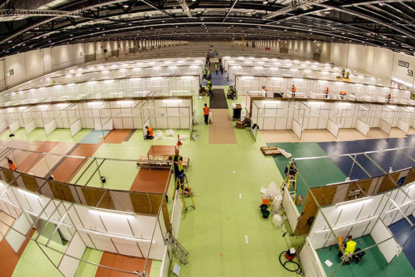 Anh thần tốc xây dựng bệnh viện dã chiến lớn nhất thế giới trong 9 ngày