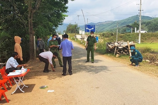 Quảng Nam điều tra kẻ tát vào mặt nữ thành viên tổ kiểm soát dịch Covid-19