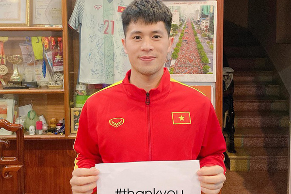 Cầu thủ Việt ủng hộ chiến dịch