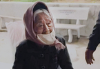 Cụ bà trăm tuổi ủng hộ 50 quả trứng cho quỹ chống dịch