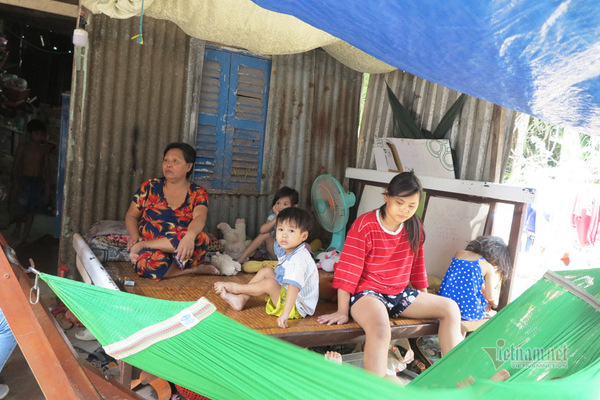 Tình người trong xóm trọ nghèo nhất Sài Gòn mùa dịch Covid-19