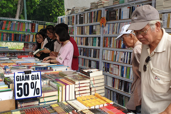 Tháo gỡ khó khăn cho các nhà xuất bản trong mùa dịch Covid-19