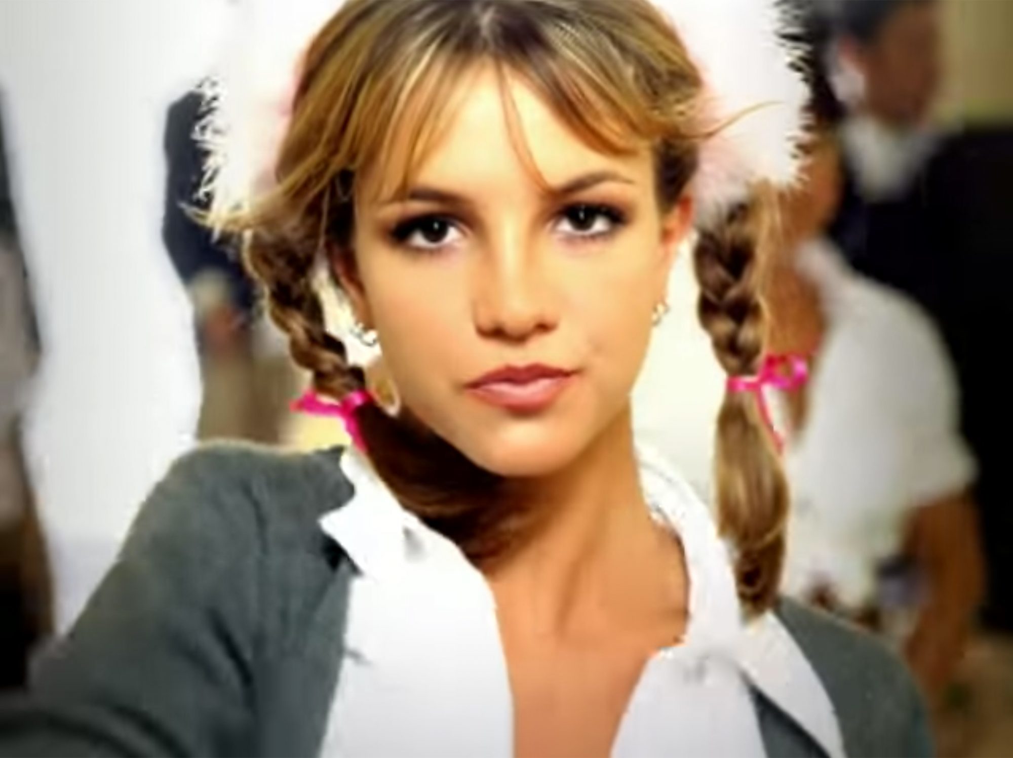 Fan thích thú khi Britney Spears đổi lời 'Baby One More Time'