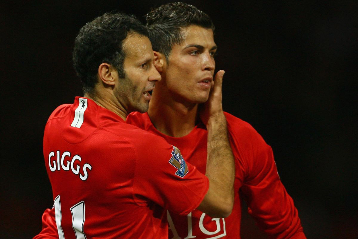 Ryan Giggs loại Ronaldo khỏi đội hình tiêu biểu MU