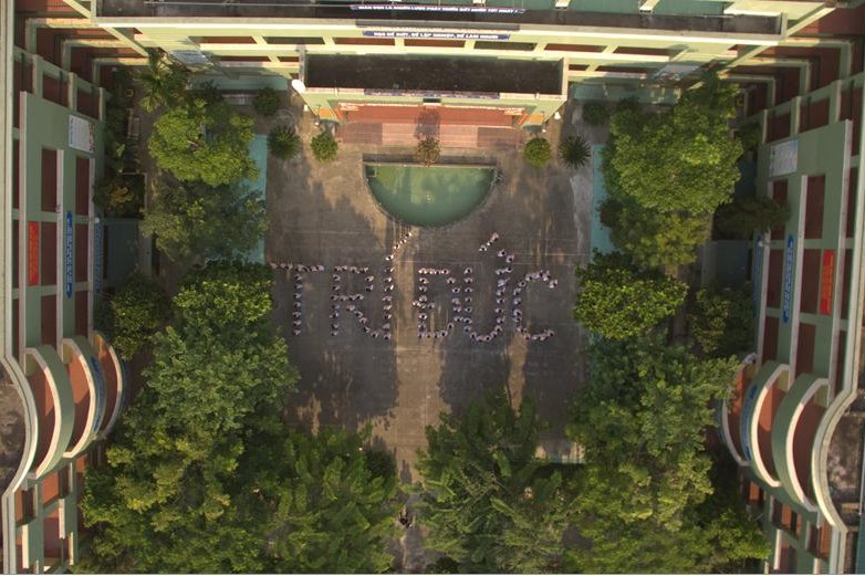 Thầy cô dành 1 ngày lương, dùng tiền du lịch hè góp 800 triệu đồng chống Covid-19