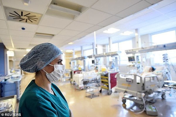 Toàn cầu hơn 5 triệu người nhiễm Covid-19, Nhật dự báo sốc