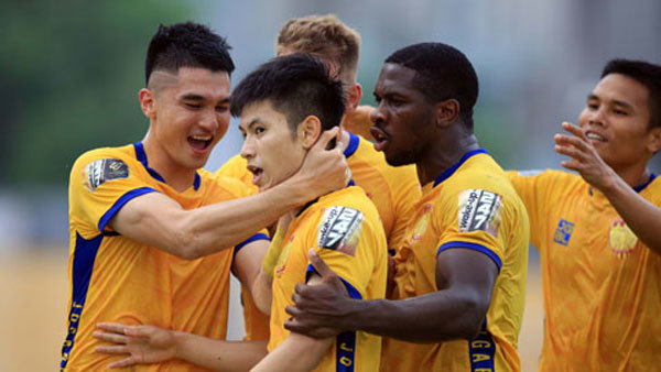 Thanh Hoa players agree to major salary cuts